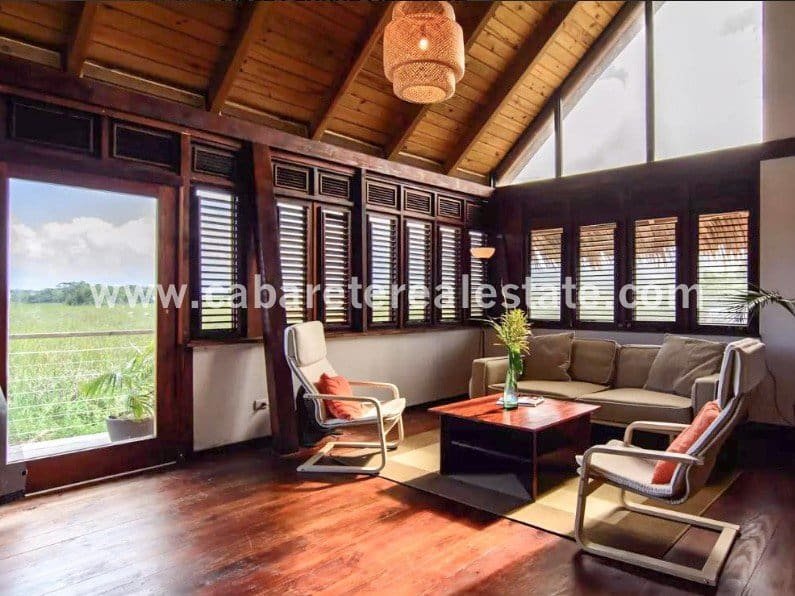 Wunderschönes Bed and Breakfast mit Holzarbeiten im Wohnbereich Cabarete Dominikanische Republik
