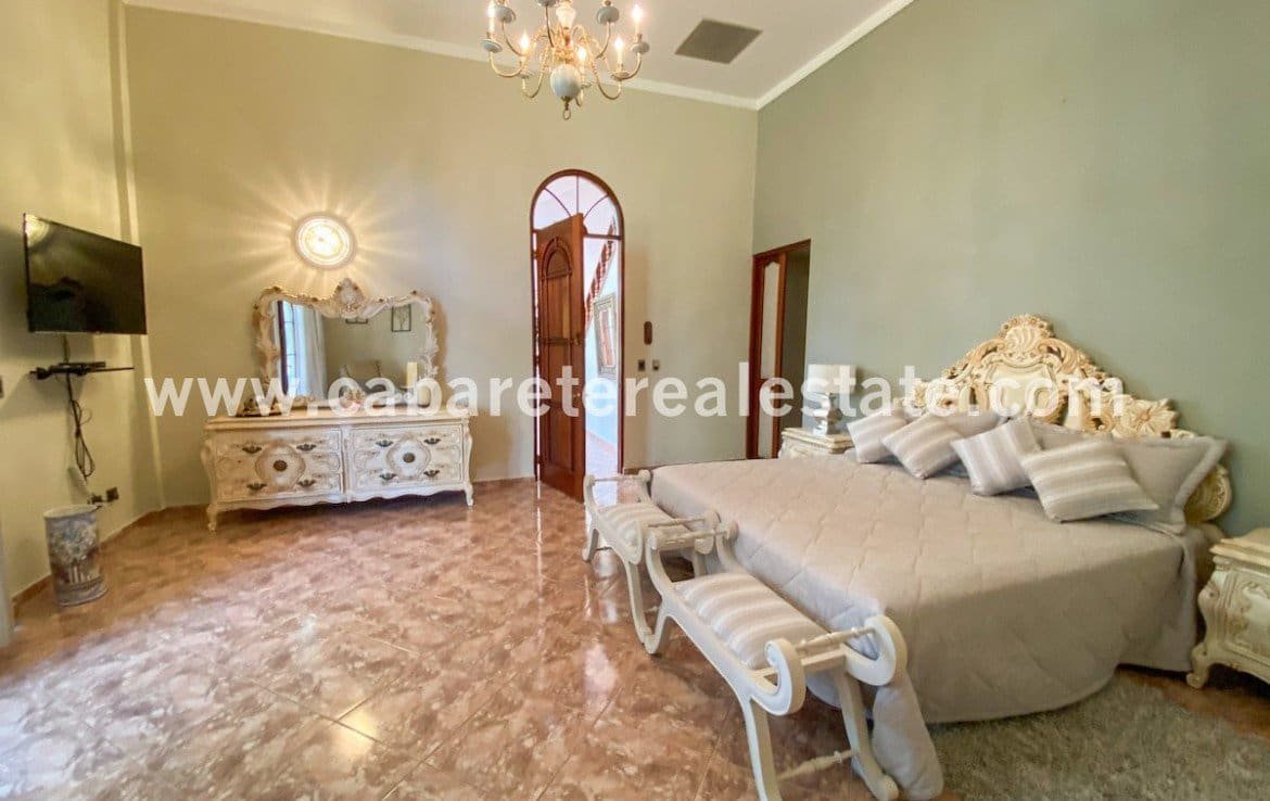 Stunny and spacious bedroom in six bedrooms villa by the ocean in Cabarete Dominican Republic