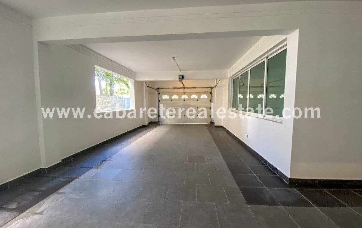 2 car garage in dream beach front home Cabarete Real Estate