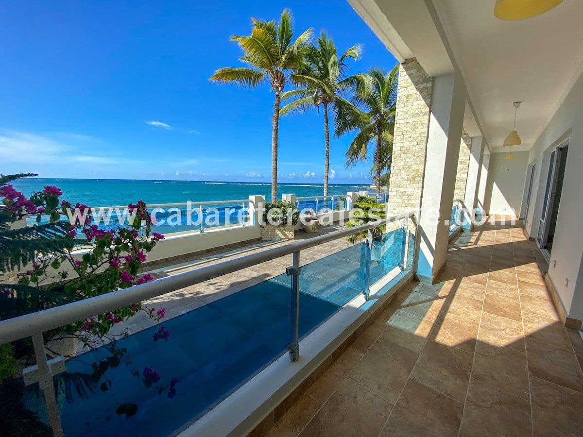 Geräumige Terrasse im Haus am Strand Cabarete Immobilien Dominikanische Republik