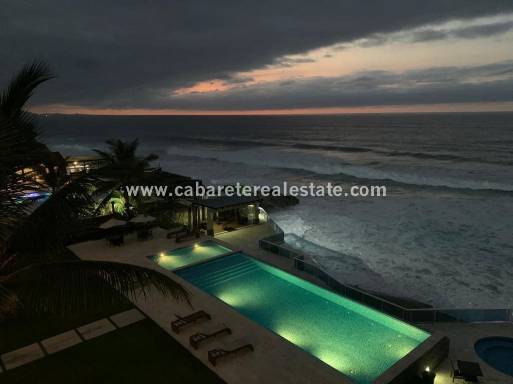 Luxus-Eigentumswohnung am Strand mit fantastischem Pool direkt am Meer in Sosua