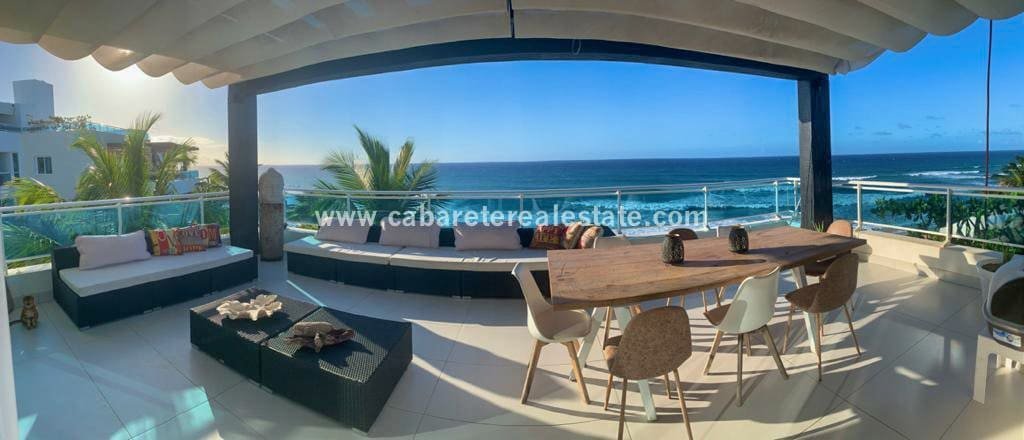 Luxuriöse Dachterrasse mit Blick auf den Ozean in Sosua, Dominikanische Republik