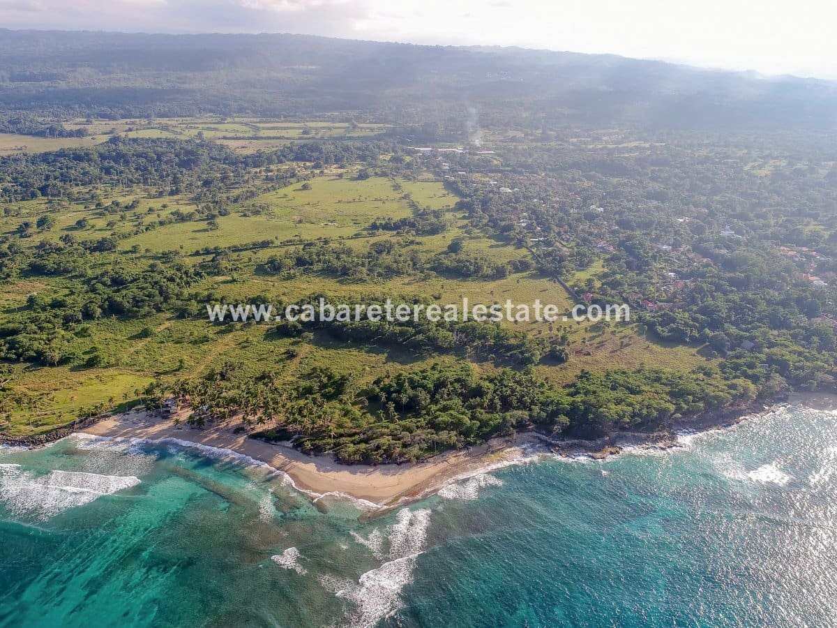 Terrain à bâtir de première qualité en bord de mer 50 hectares Cabarete République dominicaine 1 2