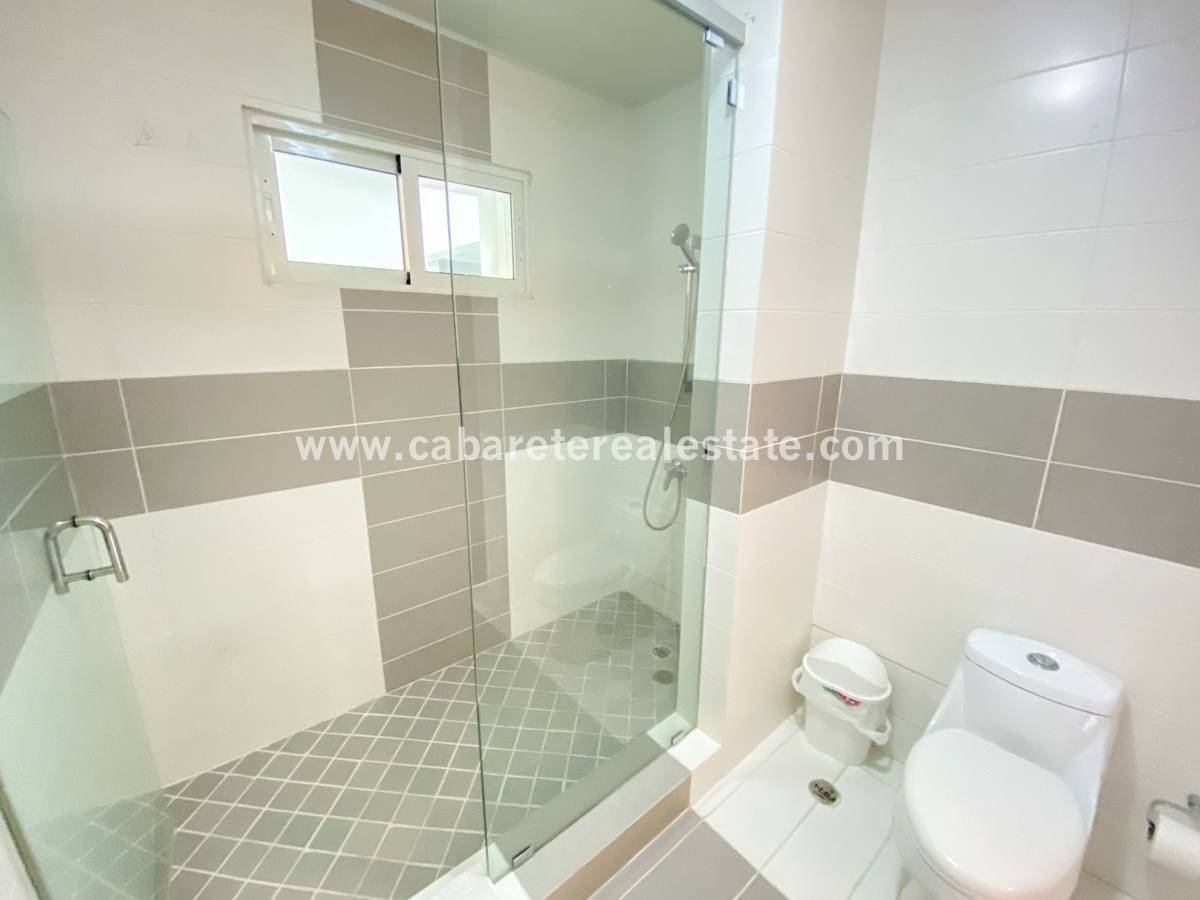 2 bedroom condo in Cabarete Bay bathroom shower