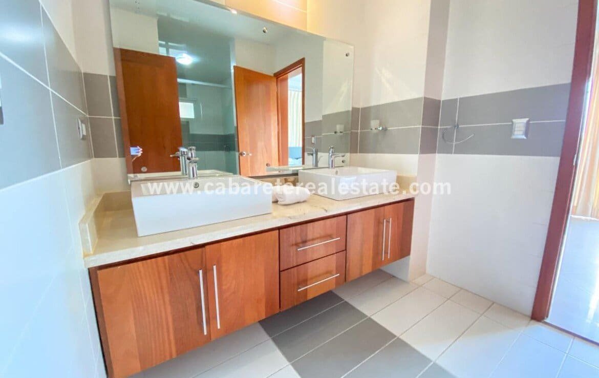 2 bedroom condo in Cabarete Bay bathroom sinks
