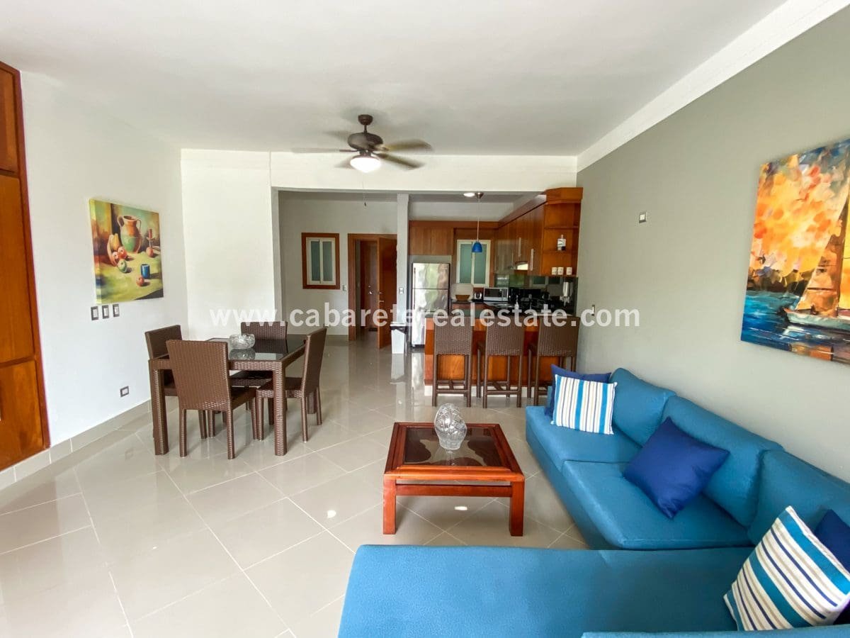 2 bedroom condo in Cabarete Bay dining kitchen