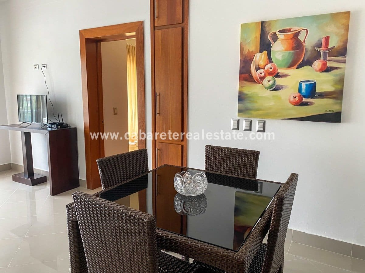 2 bedroom condo in Cabarete Bay dining table