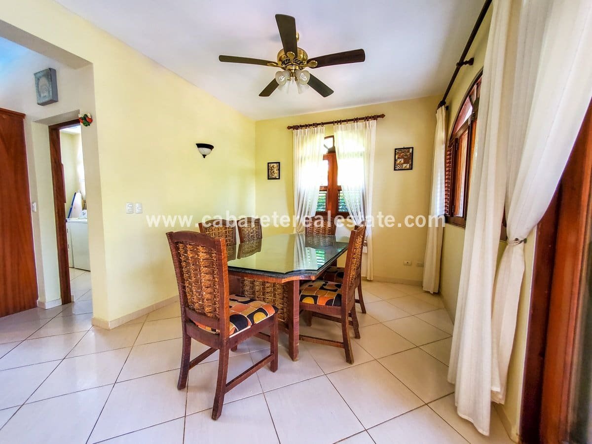 4 Schlafzimmer Villa am Strand in Cabarete Esszimmer 1