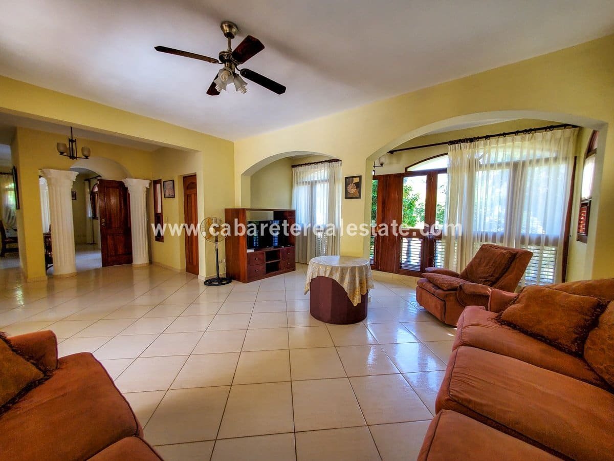 4 Schlafzimmer Villa am Strand in Cabarete Wohnzimmer Familie 1