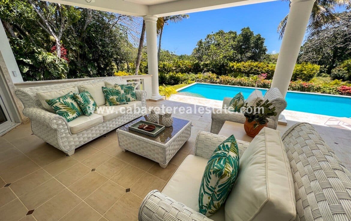 chalet de lujo en venta urbanizacion cerrada 15