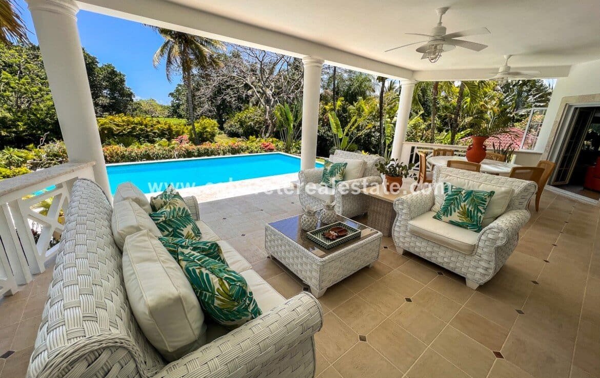 chalet de lujo en venta urbanizacion cerrada 16