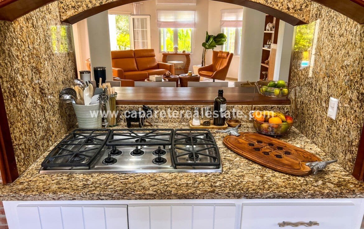 chalet de lujo en venta urbanizacion cerrada 22