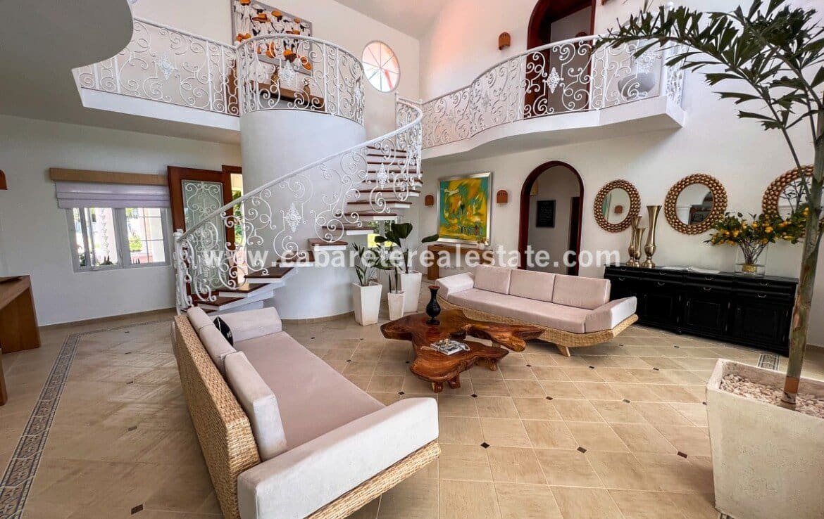 chalet de lujo en venta urbanizacion cerrada 27