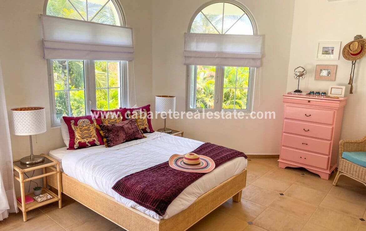 chalet de lujo en venta urbanizacion cerrada 35
