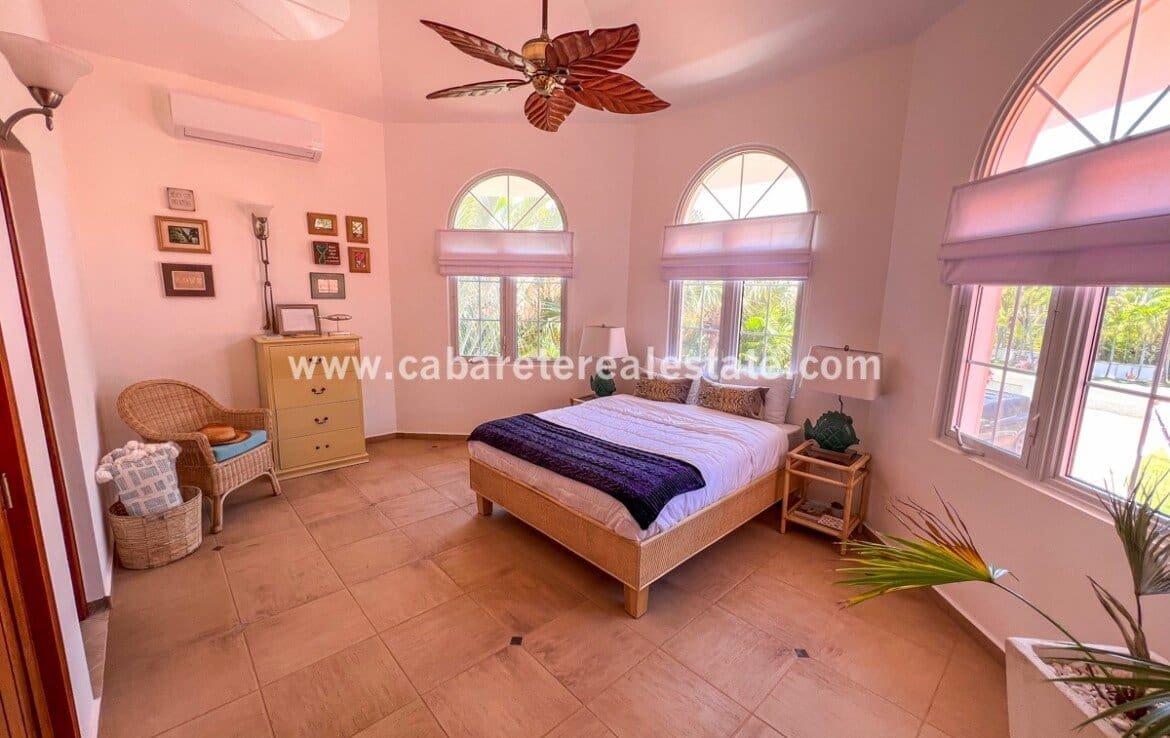 chalet de lujo en venta urbanizacion cerrada 37