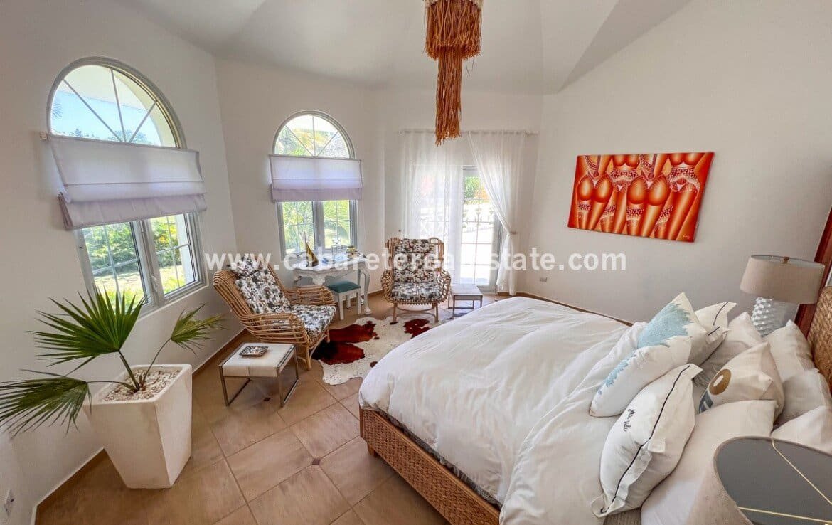 chalet de lujo en venta urbanizacion cerrada 42