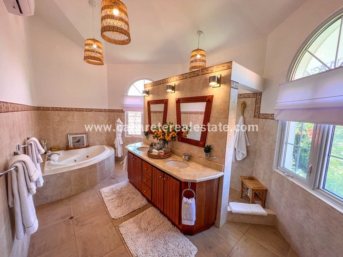 Luxusvilla zu verkaufen gated community 45