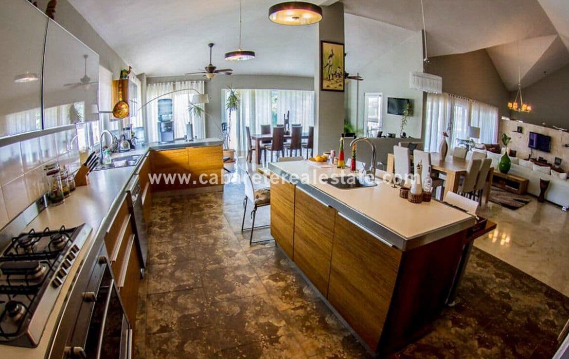 Oceanview condominio de lujo en una ubicación privilegiada 13