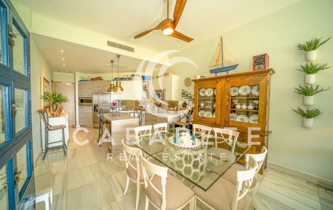 Condo de luxe en bord de mer avec vue sur l'océan 2