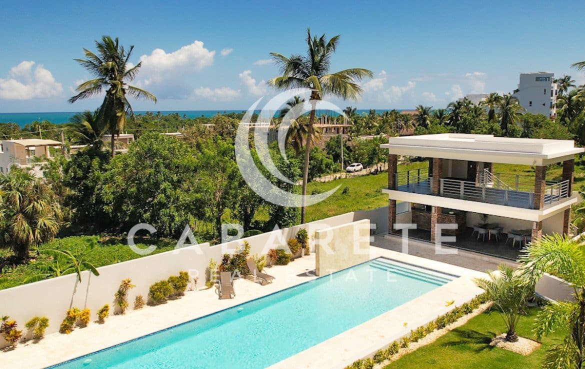 Studio contemporain épuré sur la plage 13