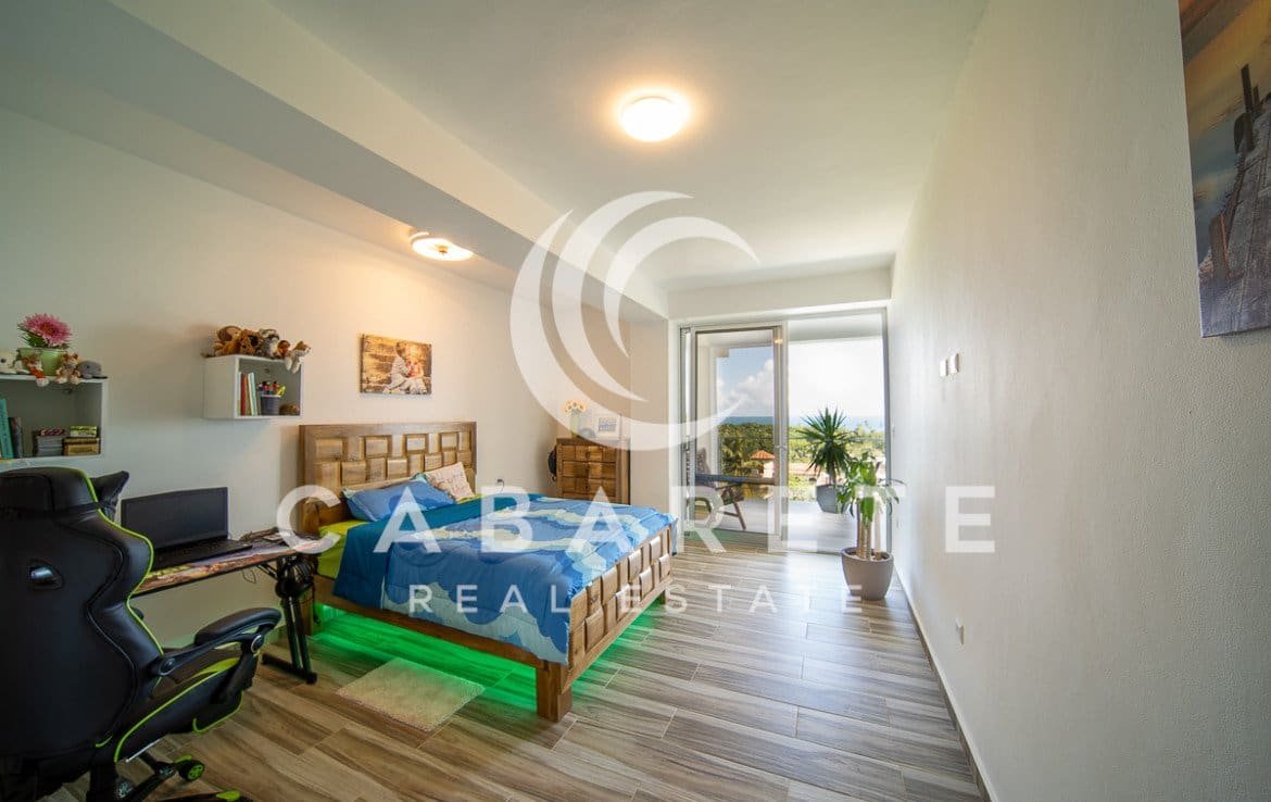 New Stylish Oceanview Penthouse 14