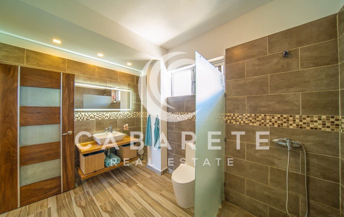 New Stylish Oceanview Penthouse 15