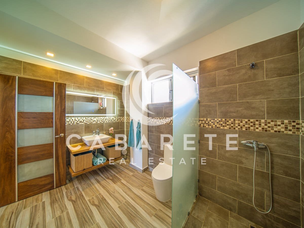 Neues stilvolles Penthouse mit Meerblick 15