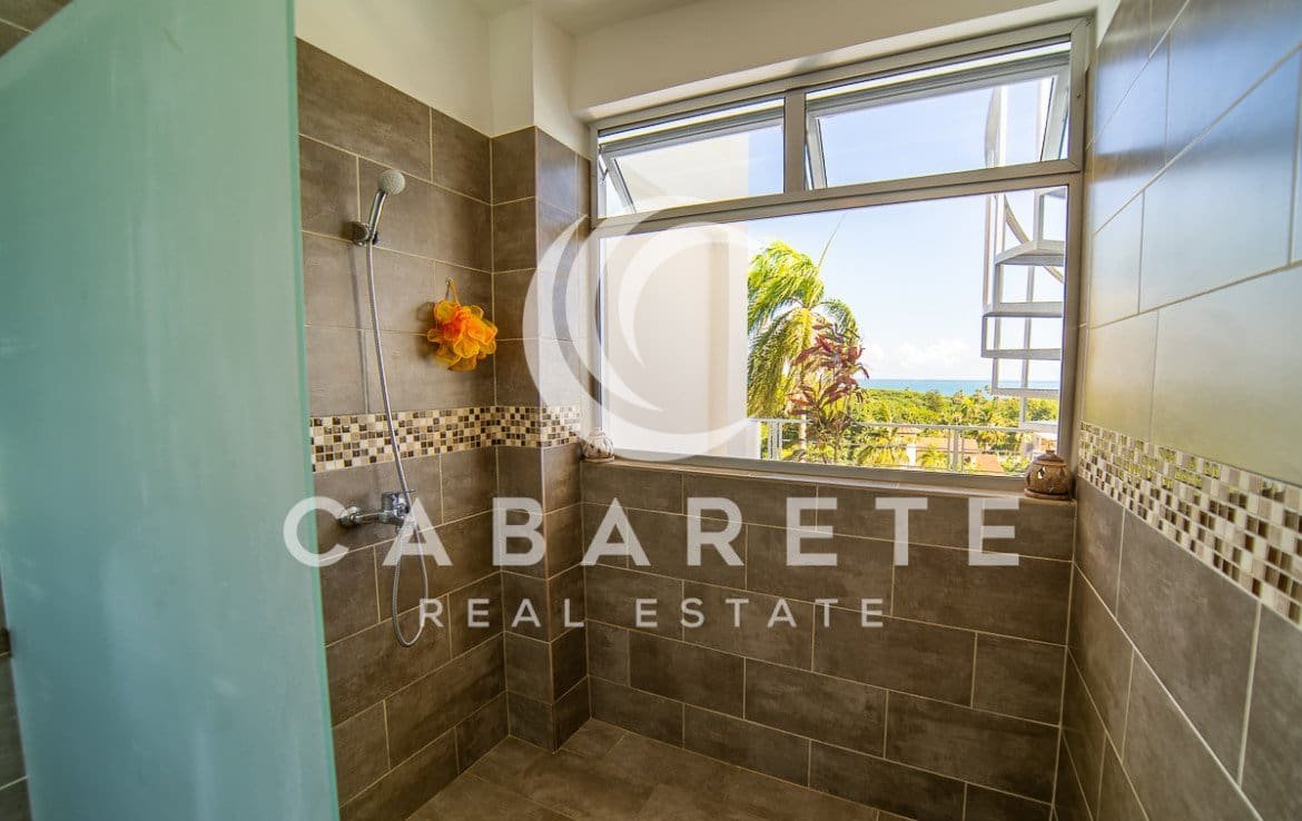 New Stylish Oceanview Penthouse 24