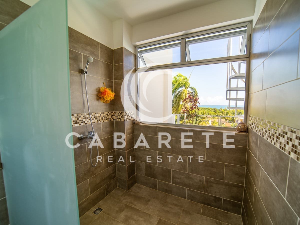 Neues stilvolles Penthouse mit Meerblick 24