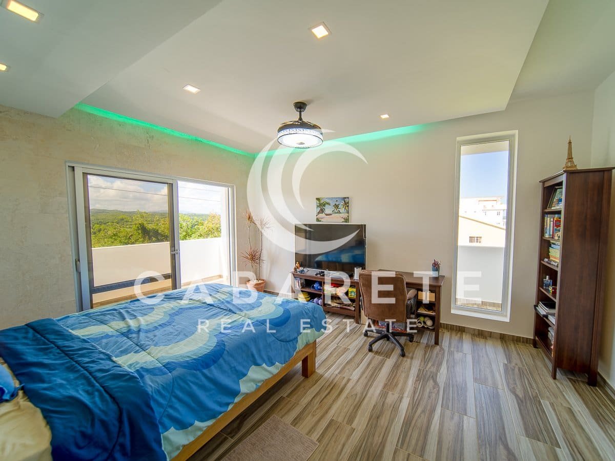 Neues stilvolles Penthouse mit Meerblick 27