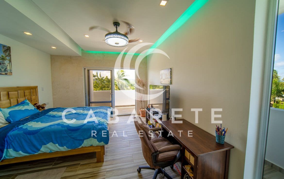 New Stylish Oceanview Penthouse 28