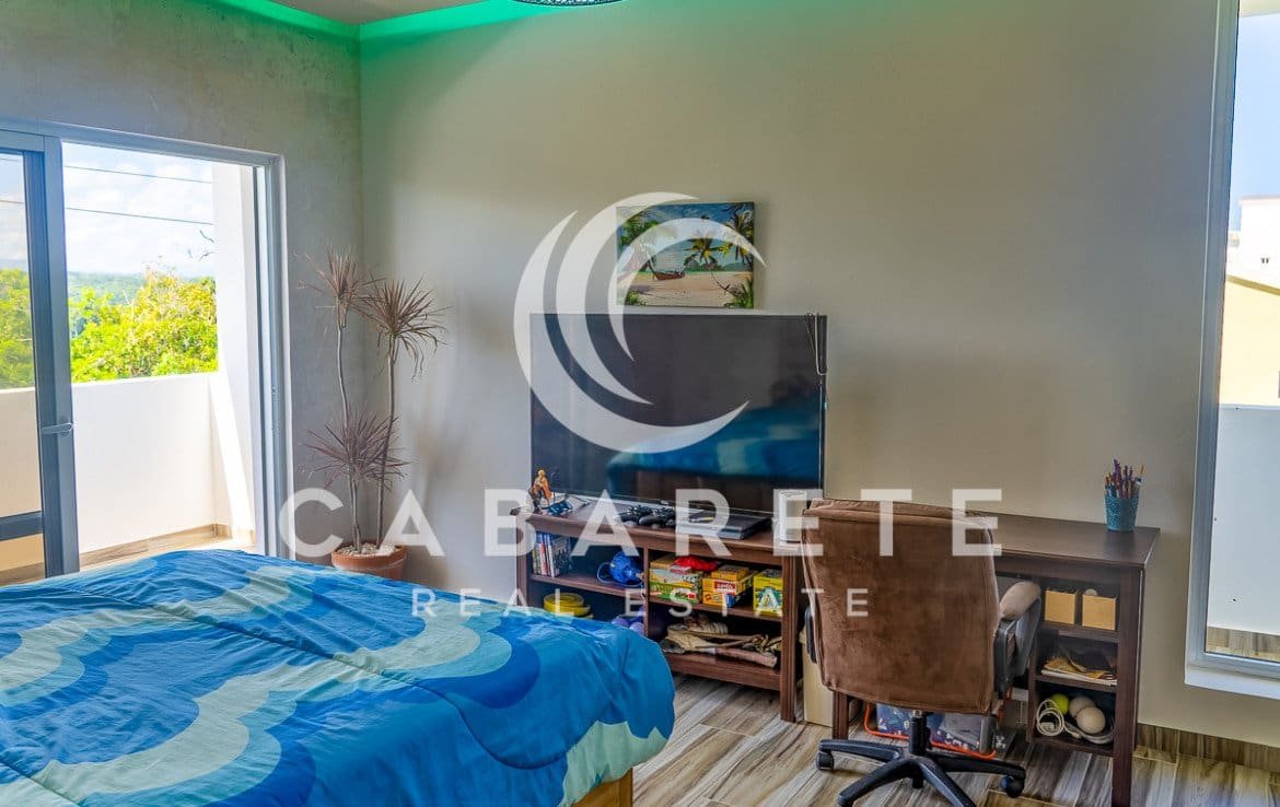 New Stylish Oceanview Penthouse 32