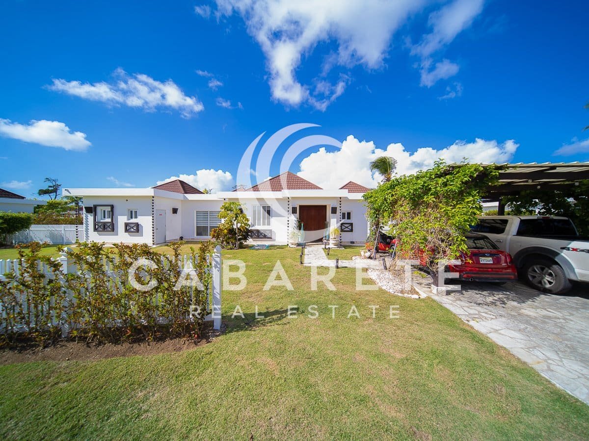 Sunny Caribbean Island Home 23