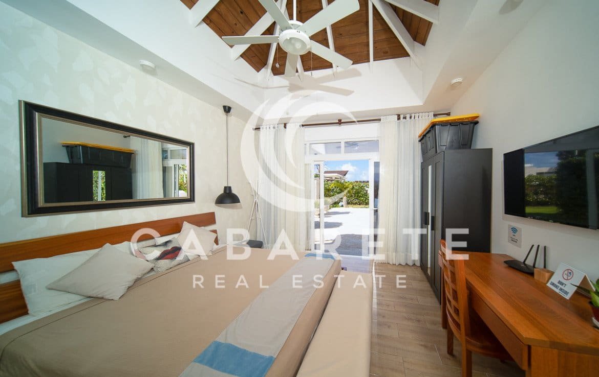 Sunny Caribbean Island Home 26