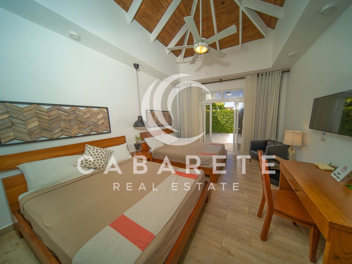Sunny Caribbean Island Home 31