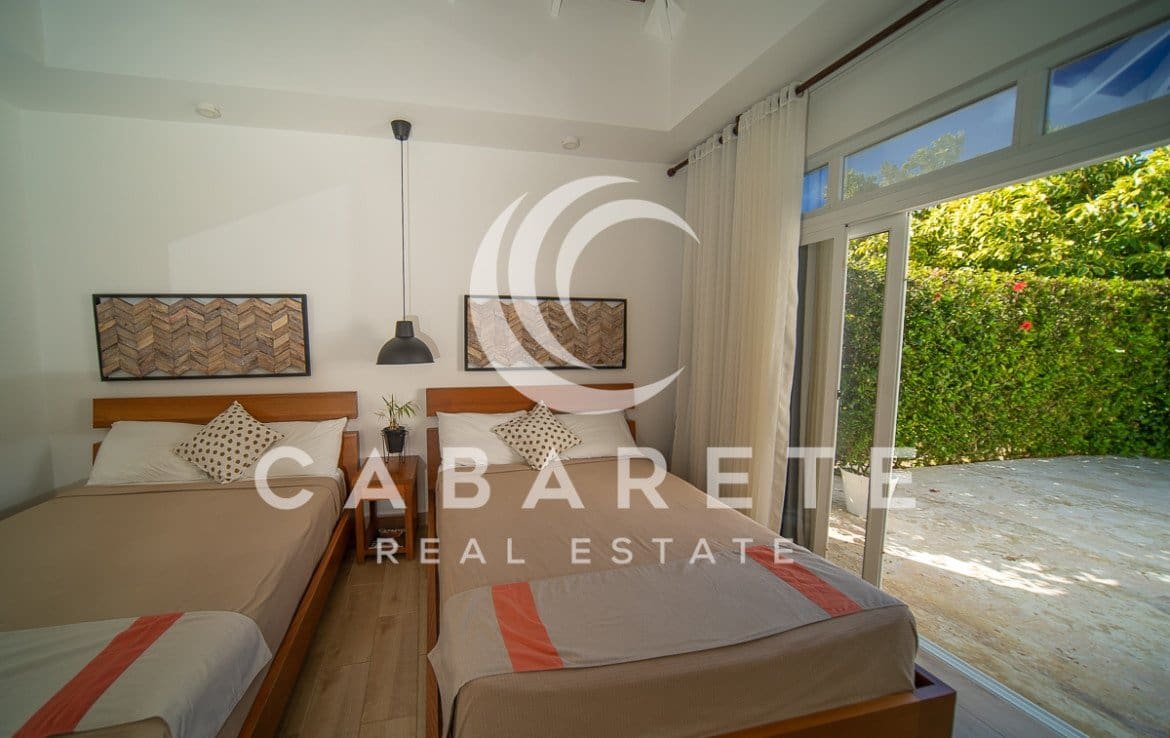 Sunny Caribbean Island Home 32