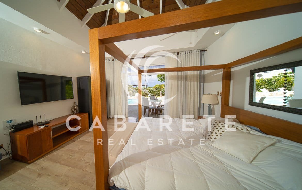 Sunny Caribbean Island Home 35