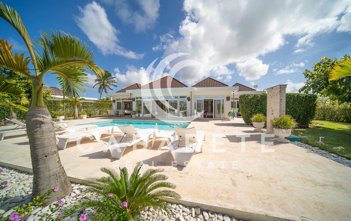 Sunny Caribbean Island Home 41