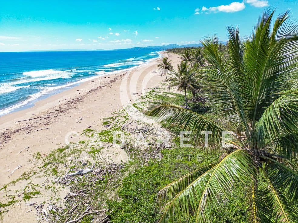 Casa en primera línea de playa en pre-construcción 12