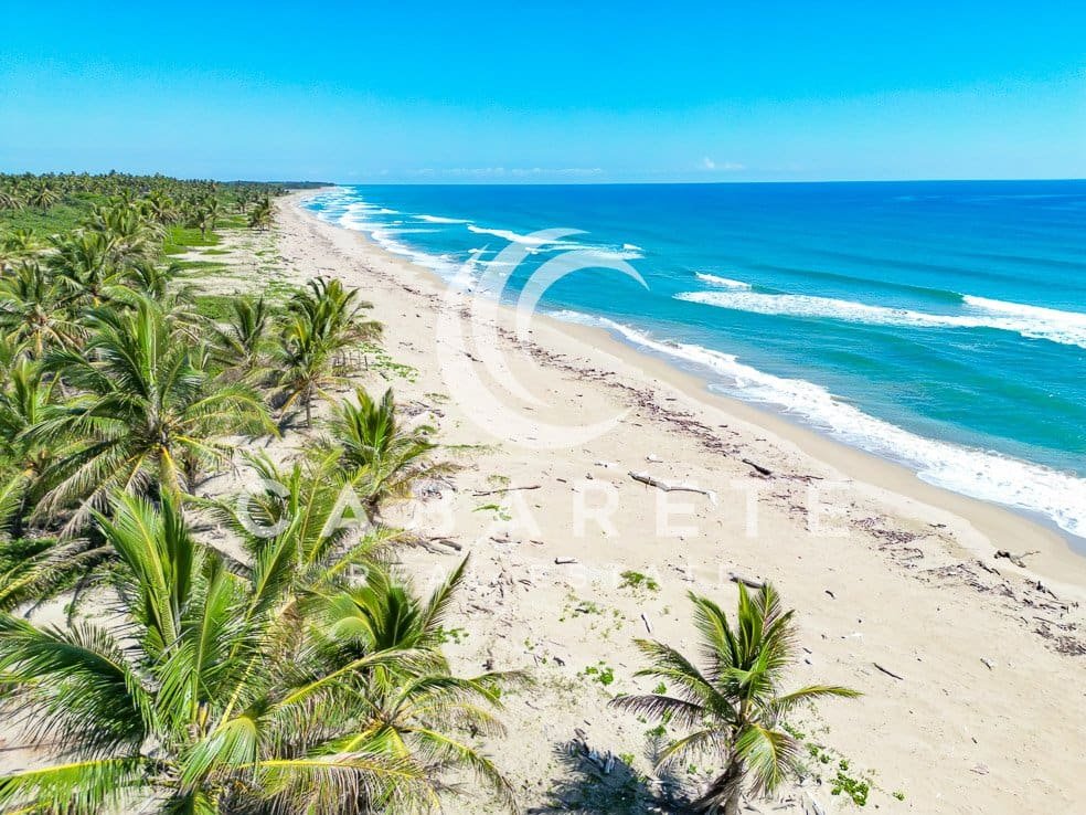 Casa en primera línea de playa en pre-construcción 13