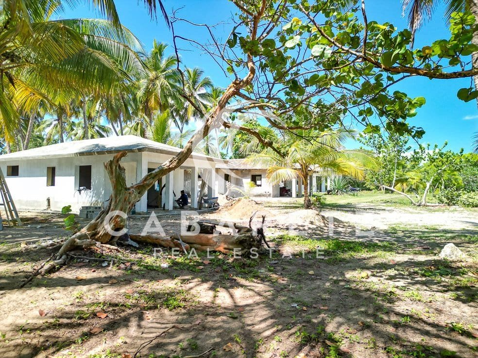 Casa en primera línea de playa en pre-construcción 15