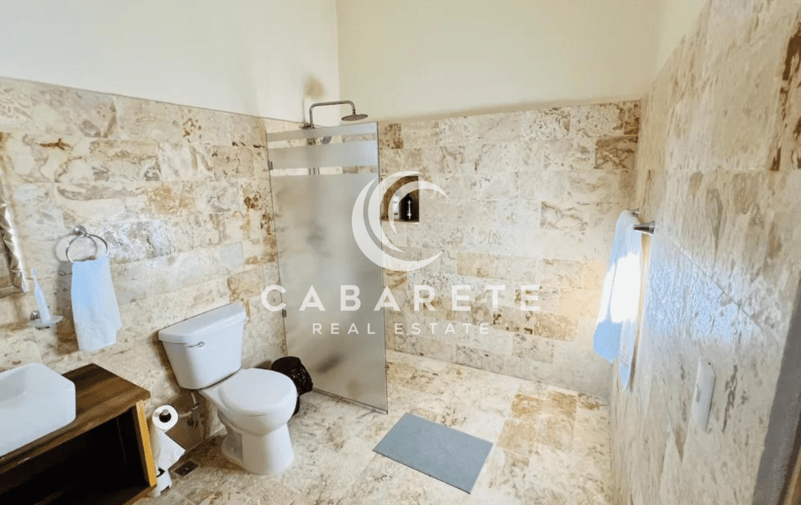 9 Bedroom Villa Rental Investment Property 12