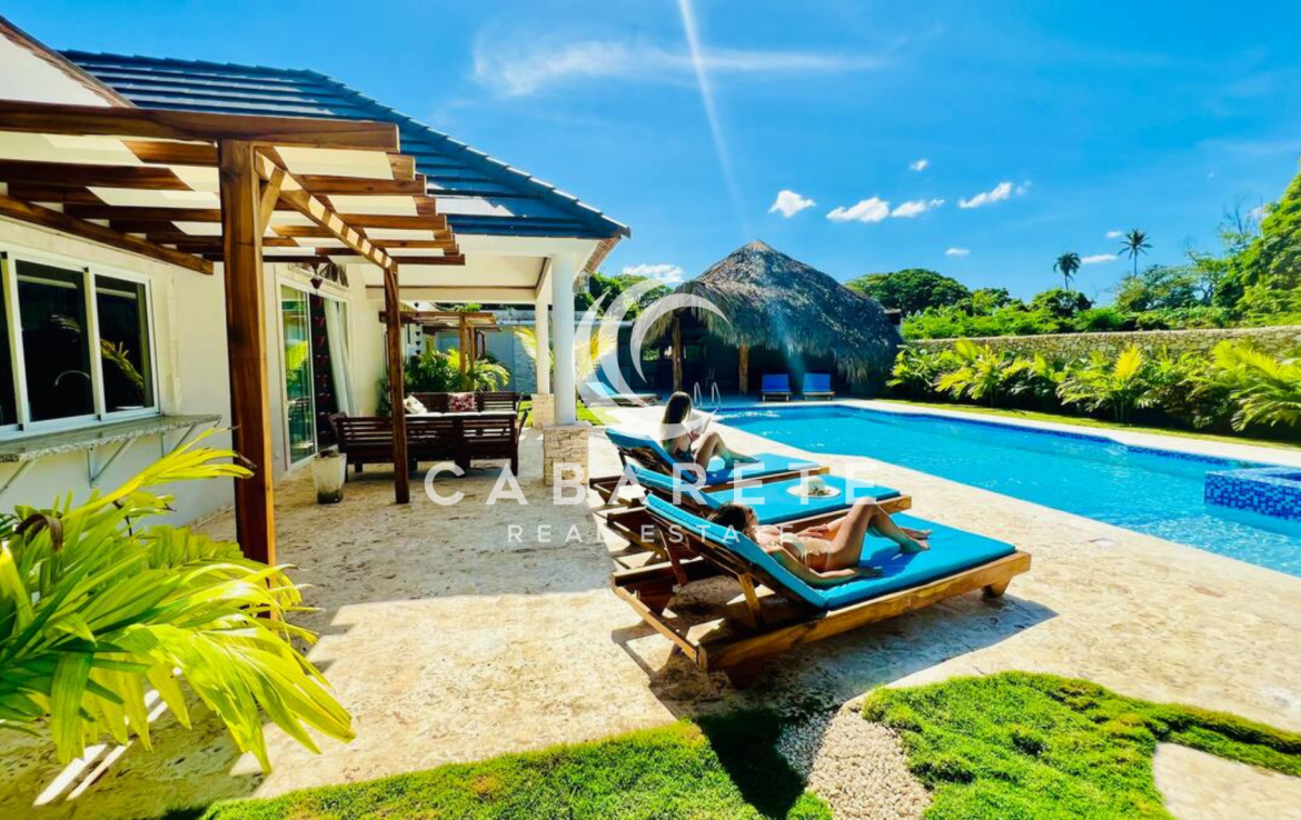 9 Bedroom Villa Rental Investment Property 14