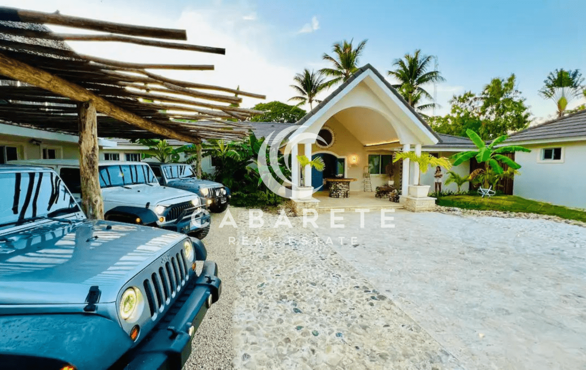 9 Bedroom Villa Rental Investment Property 23