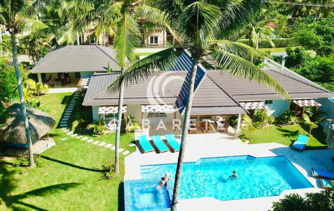 9 Bedroom Villa Rental Investment Property 25