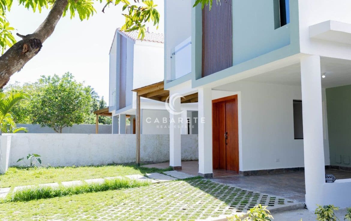 Tropical 4-bedroom house for sale Cabarete – near Kite Beach, ideal for water sports lovers and families