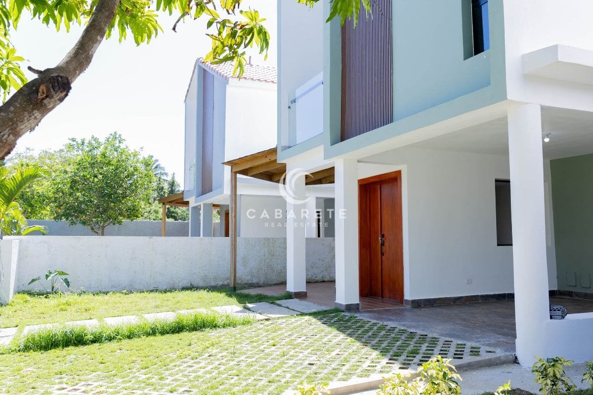 Tropical 4-bedroom house for sale Cabarete – near Kite Beach, ideal for water sports lovers and families