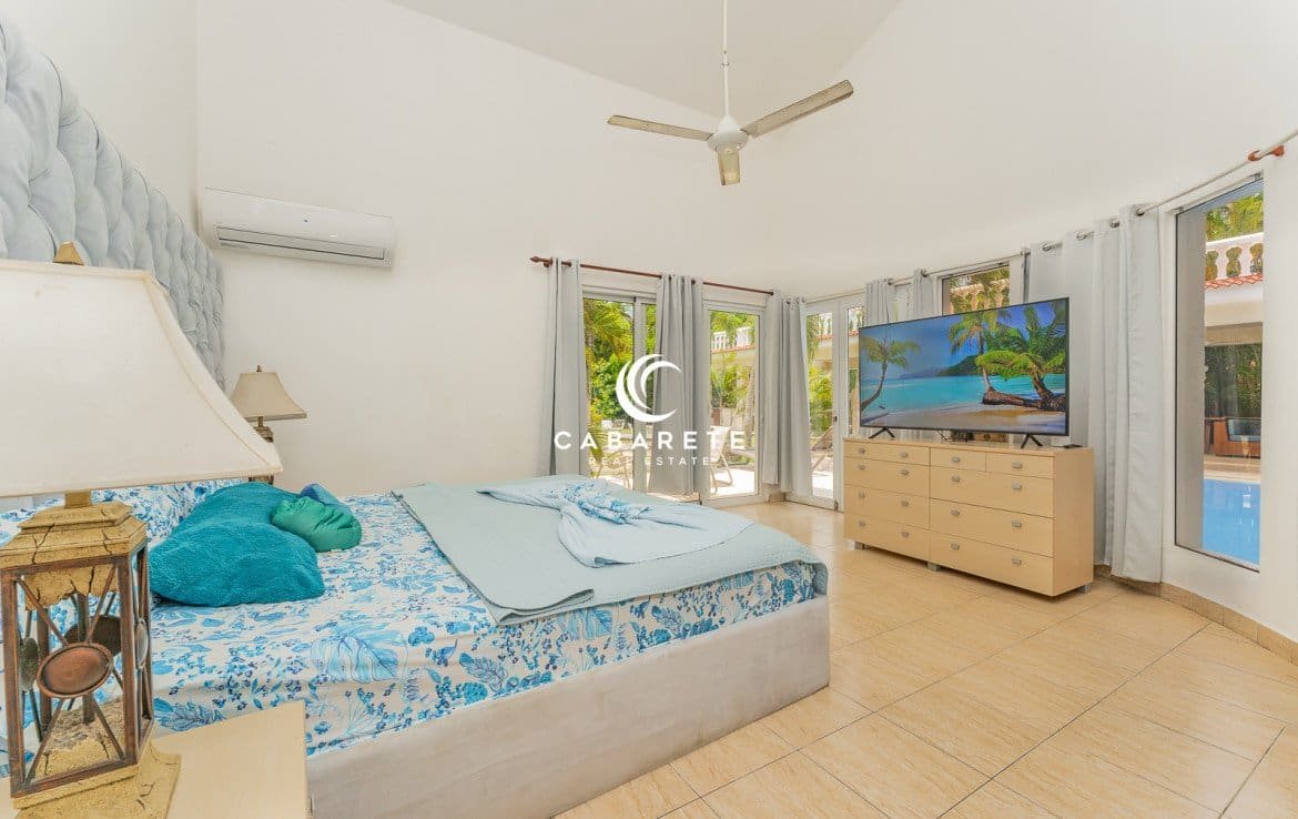 Spacious 5 Bedroom Home in Cabarete Beachfront Community (13)