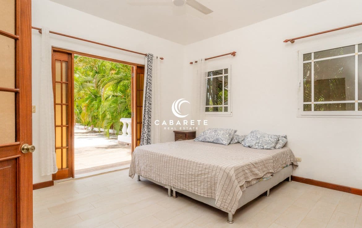 Spacious 5 Bedroom Home in Cabarete Beachfront Community (16)