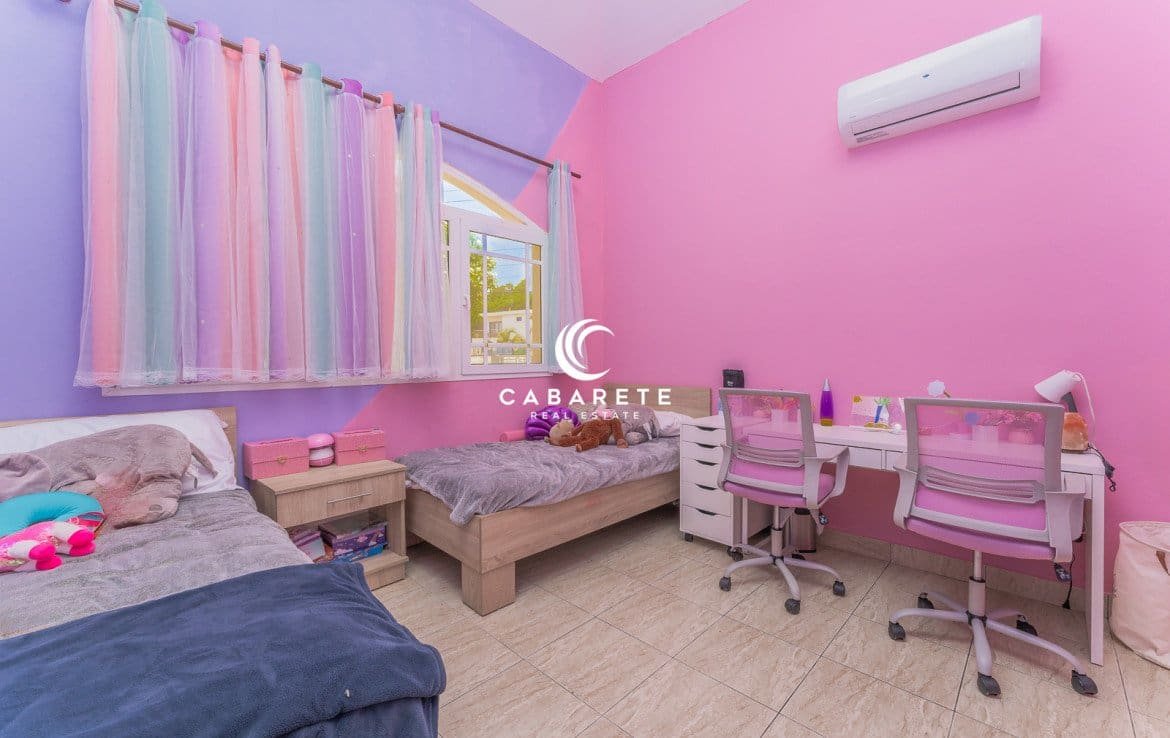 Spacious 5 Bedroom Home in Cabarete Beachfront Community (17)